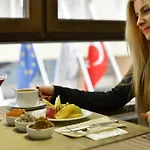 Hotel Arus 3*