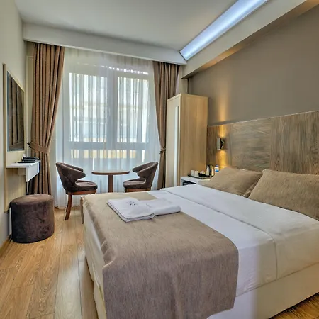 Hotel Arus 3*