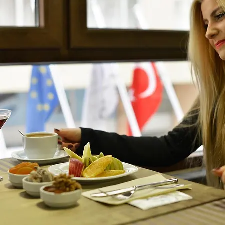 Hotel Arus 3*